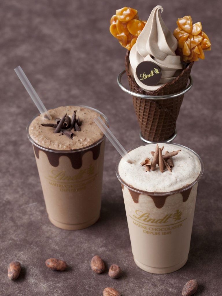 リンツ アイスチョコレートドリンクとソフトクリームショコラ